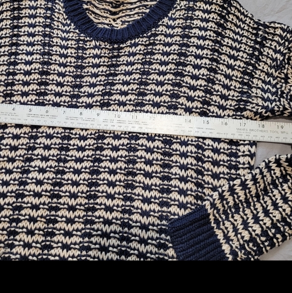 Vince Womens Size Small Oversized, Dropped Shoulder, Blue and Cream 100% cotton - Picture 3 of 8